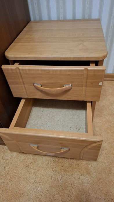 Продаю тумбочку.