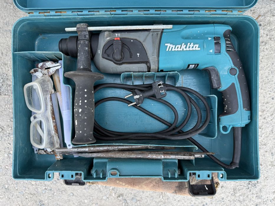 * Makita HR2470F оригинальный перфоратор б/у в хорошем состоянии