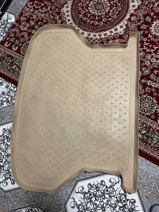 Полик багажника рх330