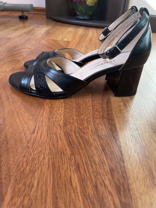 Sandale din piele naturala