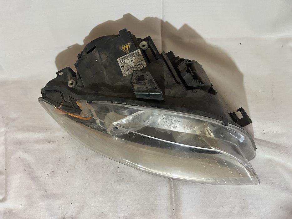 Set faruri xenon Audi A4 b7