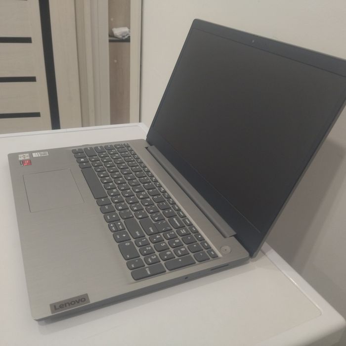 Ноутбук lenova сатылады.