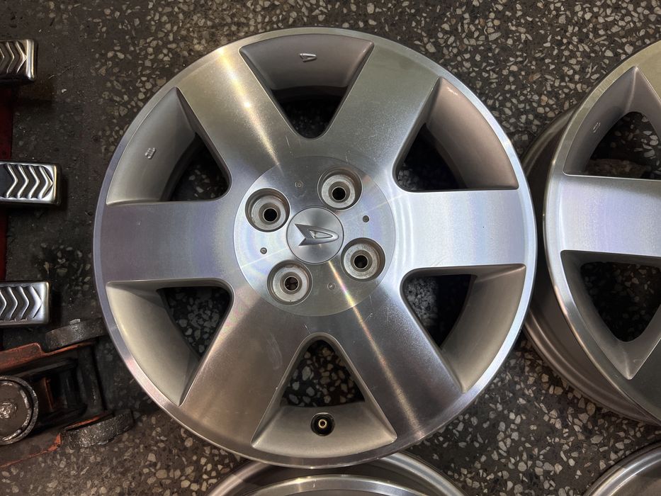 Джанти за Daihatsu 15” 4x100 4.5j ET45