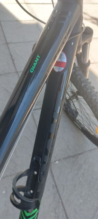 Продавам алуминиев байк Giant 27,5 цола, xl ра,мер