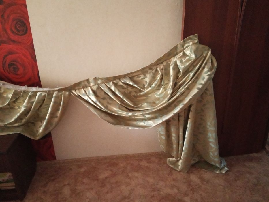 Срочно продам ламбрекен и шторы