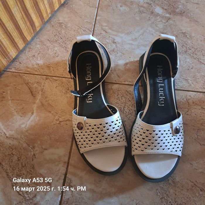 Сандали 40 номер