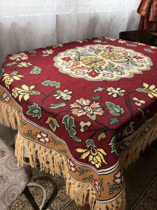 Fata de masa cusuta in chelin