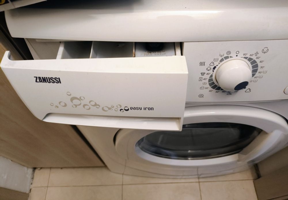Пералня със сушилня Zanussi, 6 kg., 1200 оборота