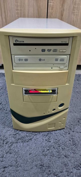 Calculator retro Pentium III 733 MHz