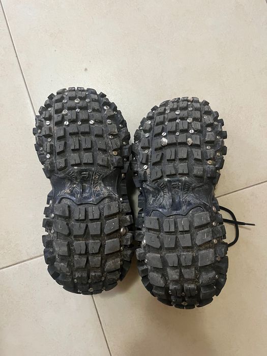 Balenciaga Defenders Piercing