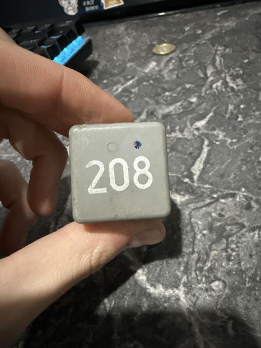 Реле бензонасоса audi 80 b4