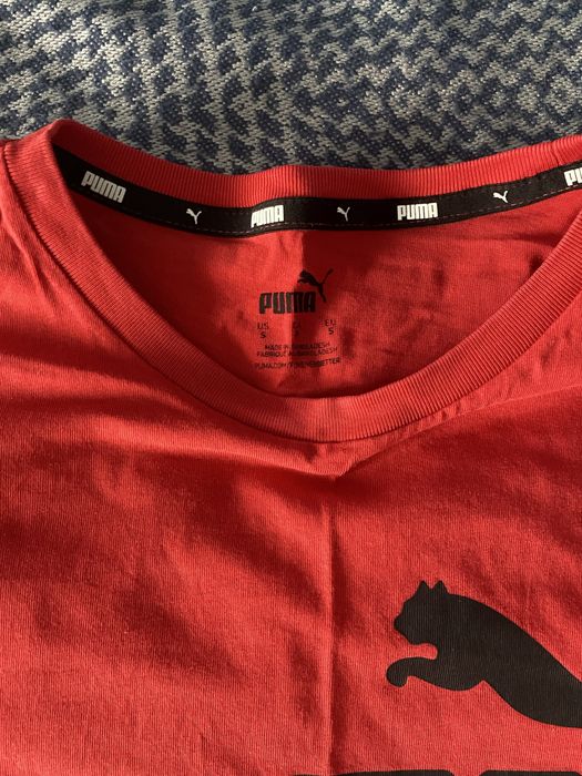 Tricou puma de culoare rosie marime S aproape nefolosit