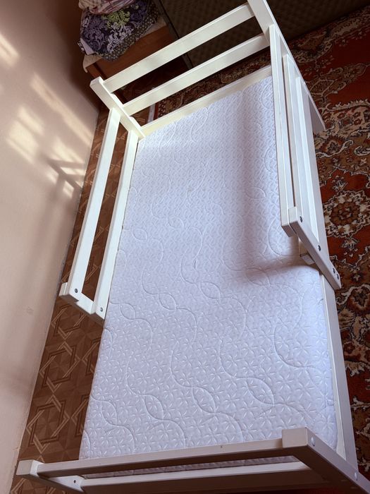 Детская кровать б/у