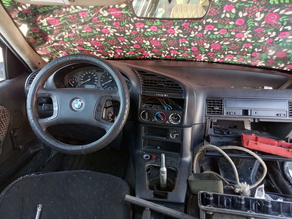 BMW 318i по запчастям