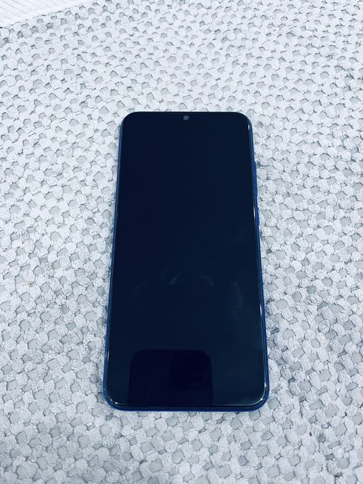 Продам телефон Redmi Note 8 4гб/64гб