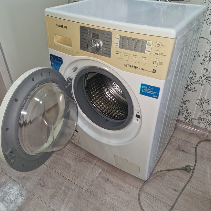 Продам стиральную машину.