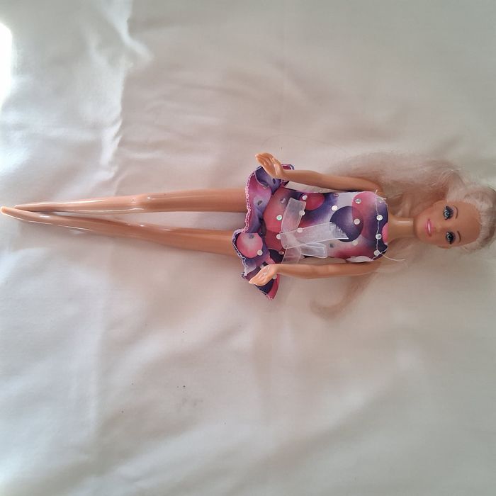 Продавам кукли  Барби.