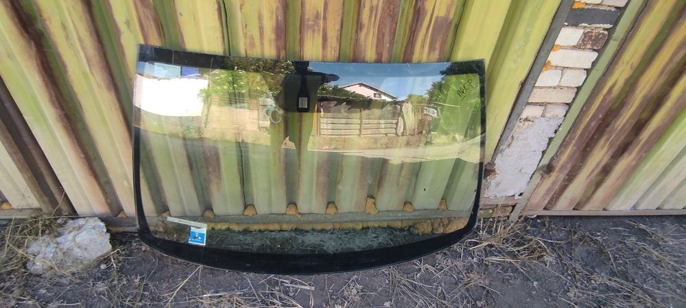 Челно стъкло за Тойота Рав 4 Мк3 Predno staklo za Toyota Rav 4 Mk3
