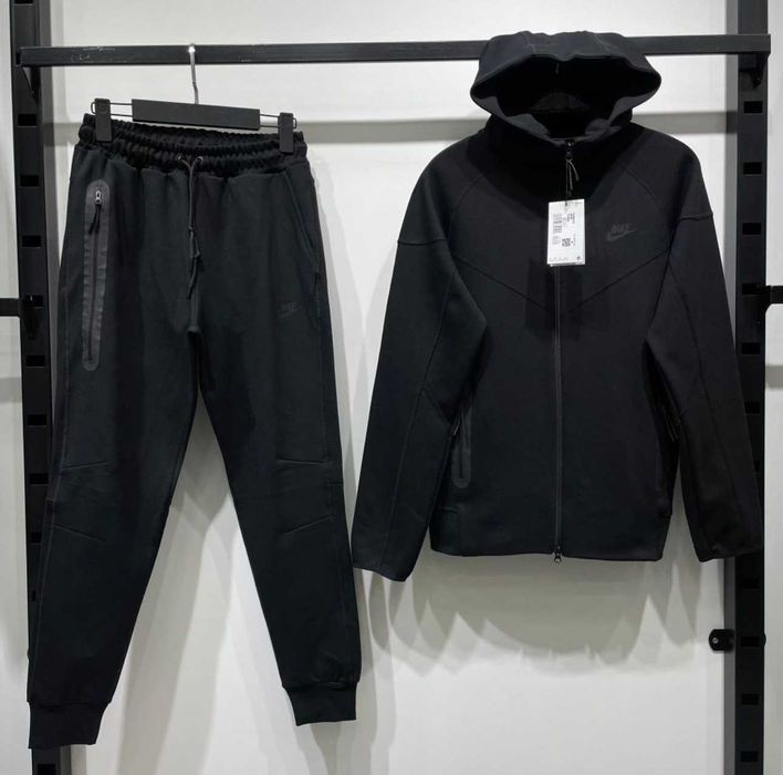 Trening NIKE Tech Fleece din Bumbac Compleu NOU