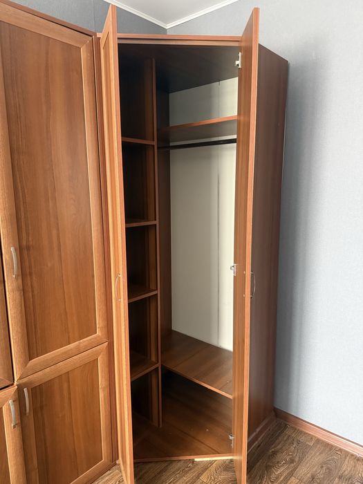 шкаф угловой продам