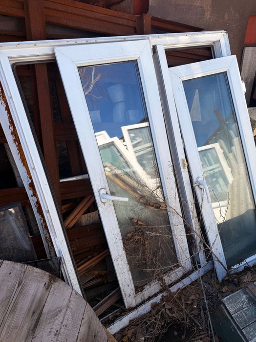 Продам пластиковые рамы б/у