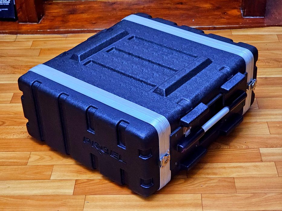 Фирменный 4-юнитовый кейс PROEL