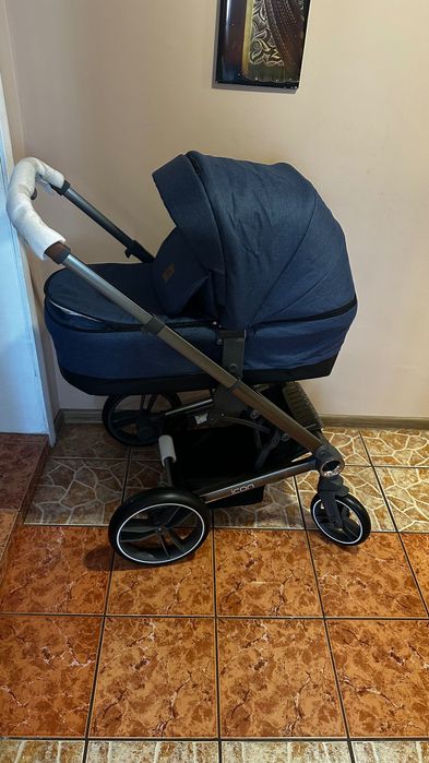 Бебешка количка Cangaroo Icon 2в1