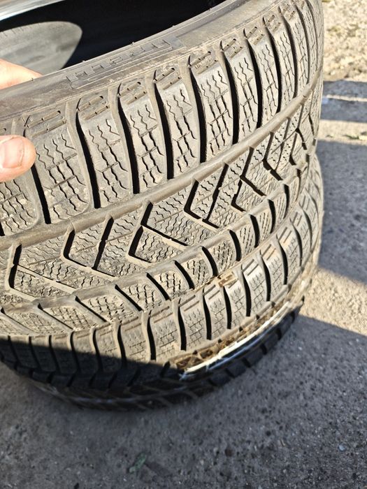 Зимни гуми Пирели 225/40/18