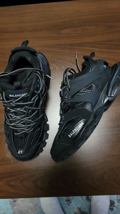 Balenciaga track 42