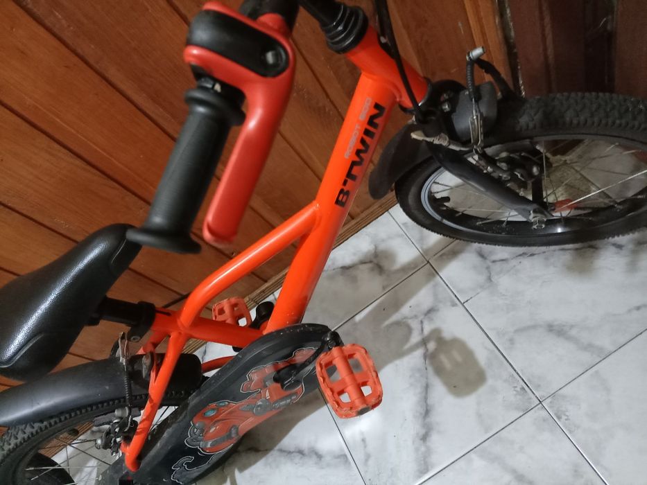 Bicicleta Btwin pt copii 3-5 ani