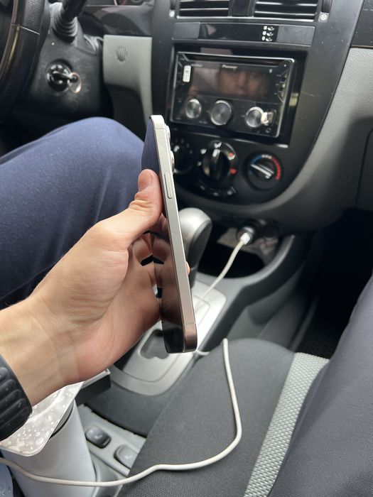 Iphone 15promax 256gb 86% yomks ochilmagan