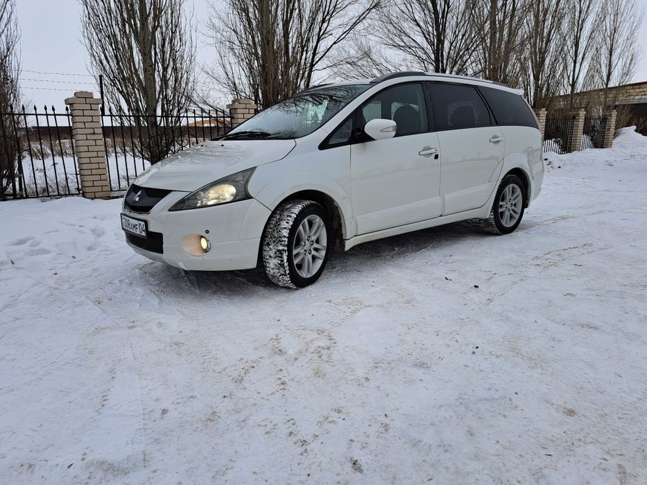 Митсубиши грандис 7 мест