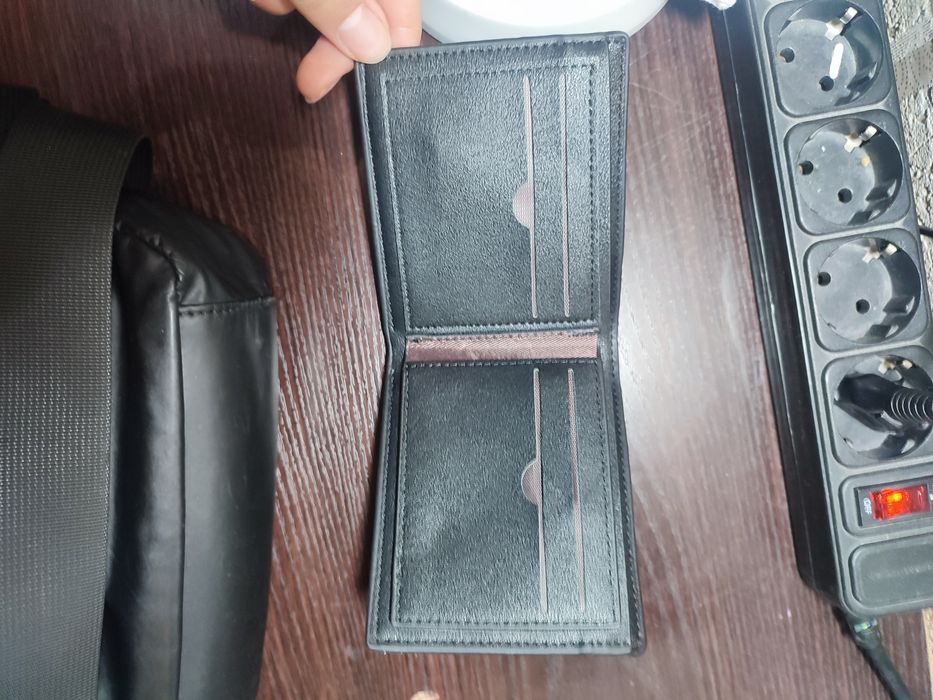 Срочно кошелек бумажник  dunbollu