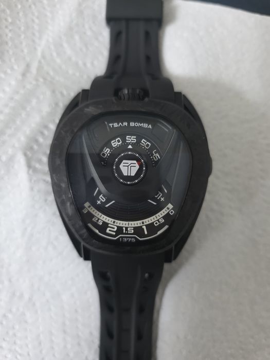 Часы продаётся  TSAR BOMBA