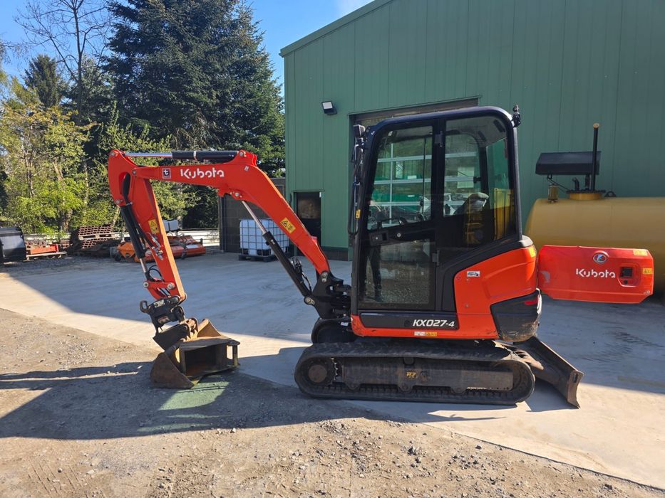 Miniexcavator Kubota KX 027, an fabricatie 2022, 2.700 kg, powertilt, 2 cupe, stare TOP !