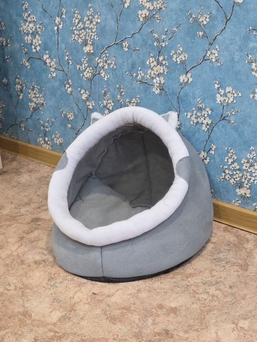 Продам лежанку для кошки