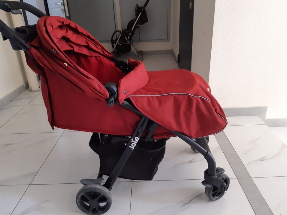 Детская прогулочная коляска Joie