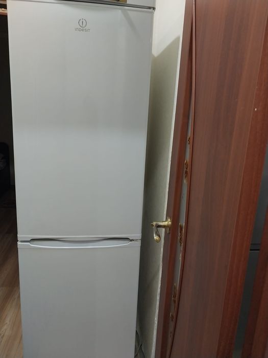 холодильник б.у хорошем состояний