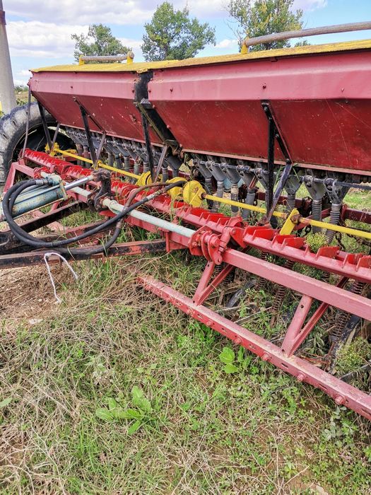 Сеялка за сеене на жито