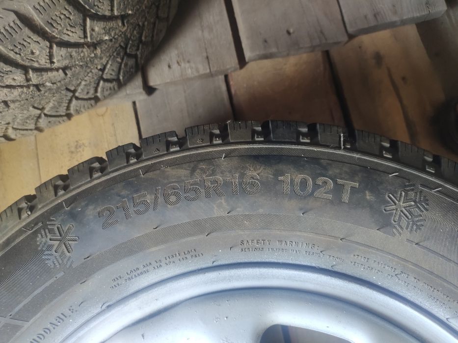 Продам зимний комплект Рено дастер