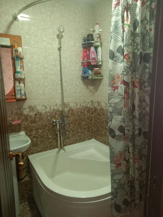 Сдаётся 2х комнатная квартира напротив Карвона