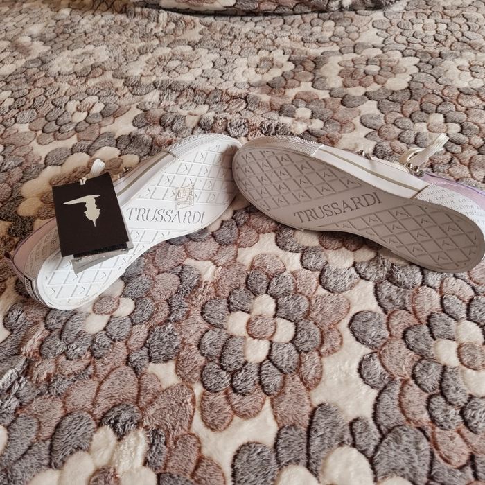 Спортни обувки Нови