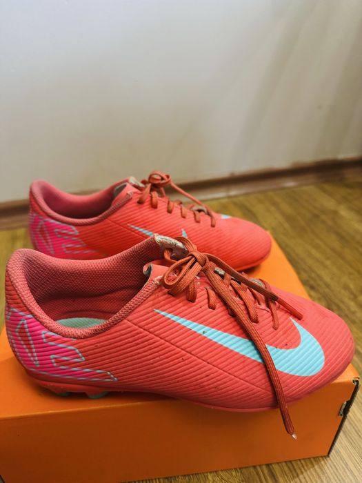 Като нови-бутонки Nike