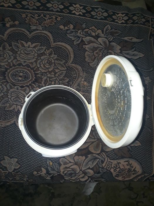 Продам рабочую мультиварку.