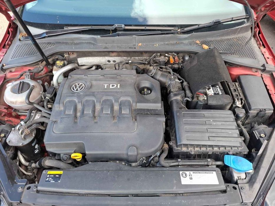 Aripa Spate Dreapta Volkswagen Golf 2014 Break Rosu