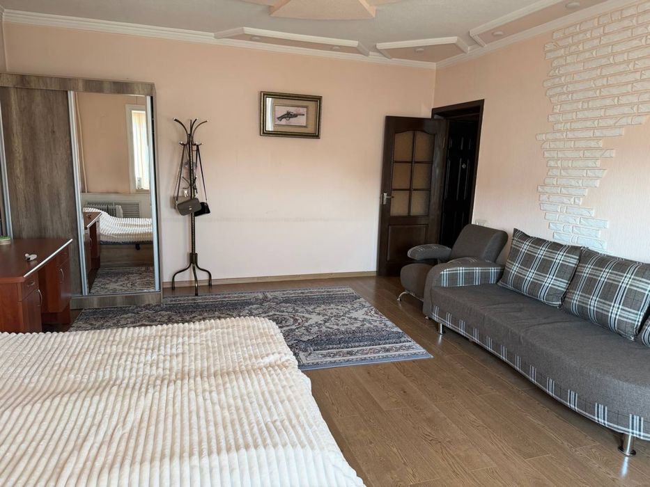 Arenda/ sheriklikka 1 ta qiz