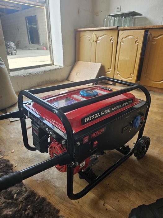 Генератор Honda   .