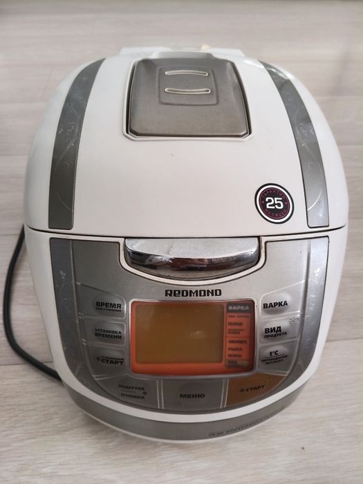 Продам Мультиварку б/у.