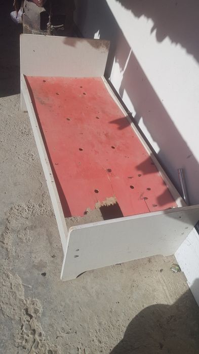 Bolalar krovat sotiladi