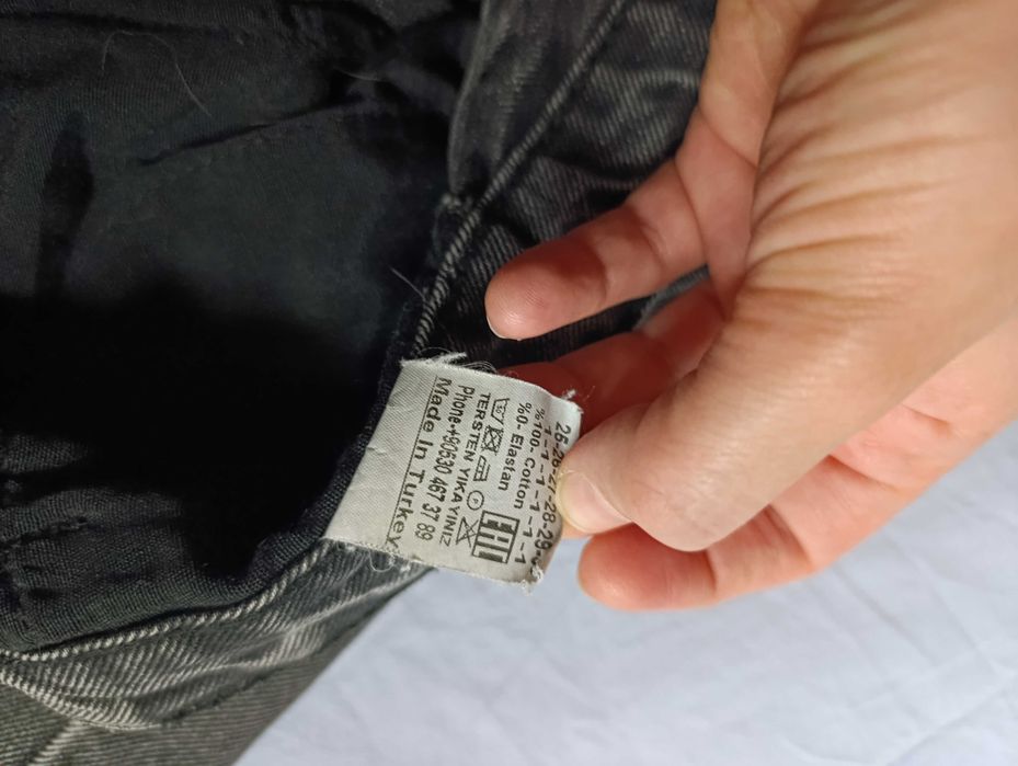 Продам б/у джинцы женские турецкие размер 28. Цена 120000 сум